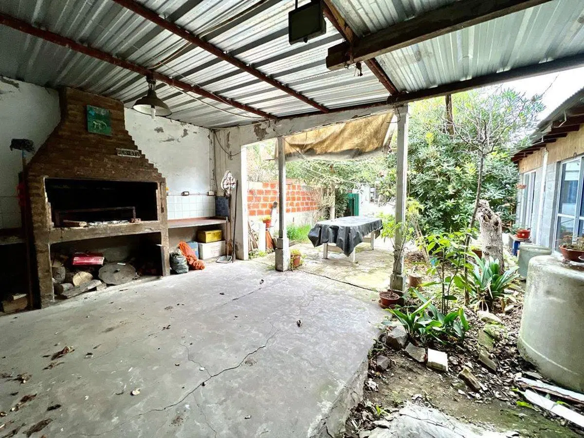 CASA 6 AMBIENTES CON JARDIN ZONA LOS POLVORINES 2
