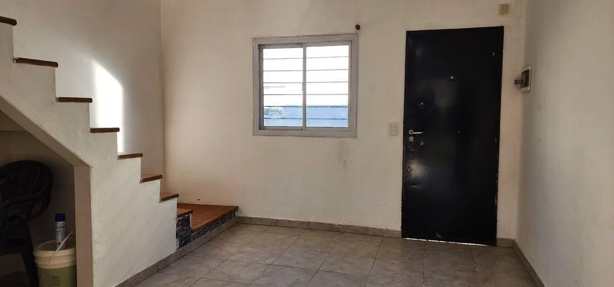 Venta depto. duplex 2 amb. patio villa de Mayo 5