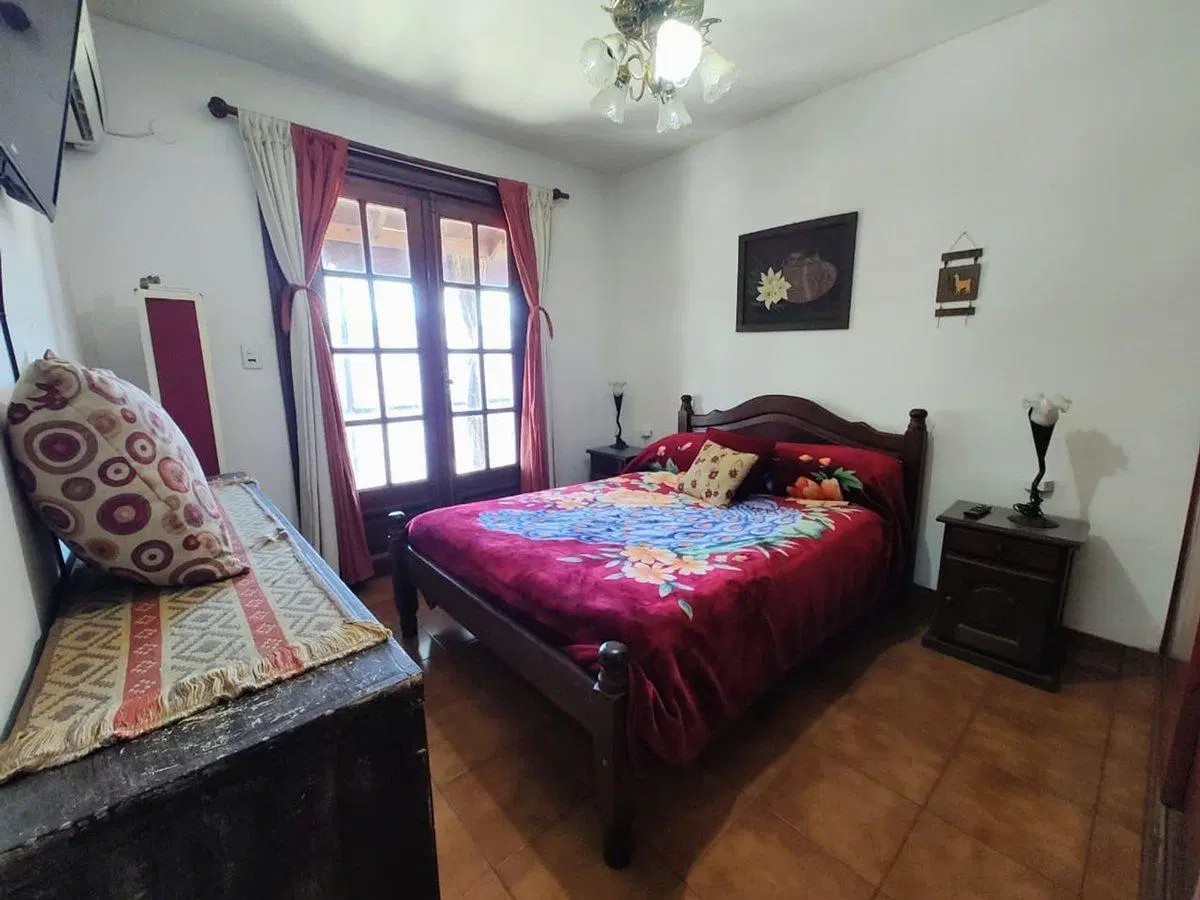 CASA VENTA 3 AMBIENTES CON JARDIN ADOLFO SORDEAUX 2