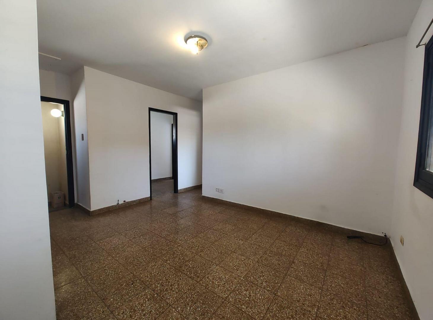 Foto de VENTA DEPARTAMENTO DOS AMBIENTES CASEROS, imagen 3