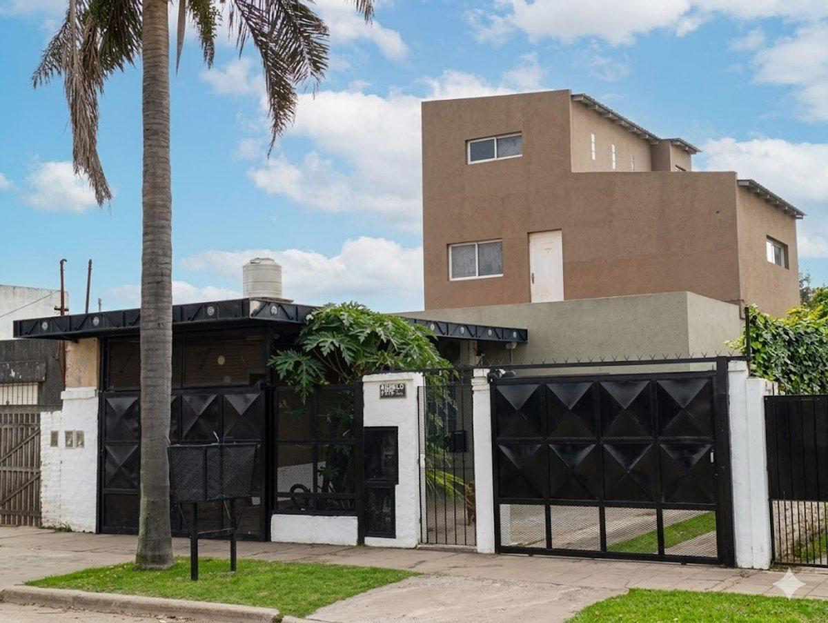 VENTA CASA MULTIFAMILIAR 5 y 4 AMB JOSE C PAZ