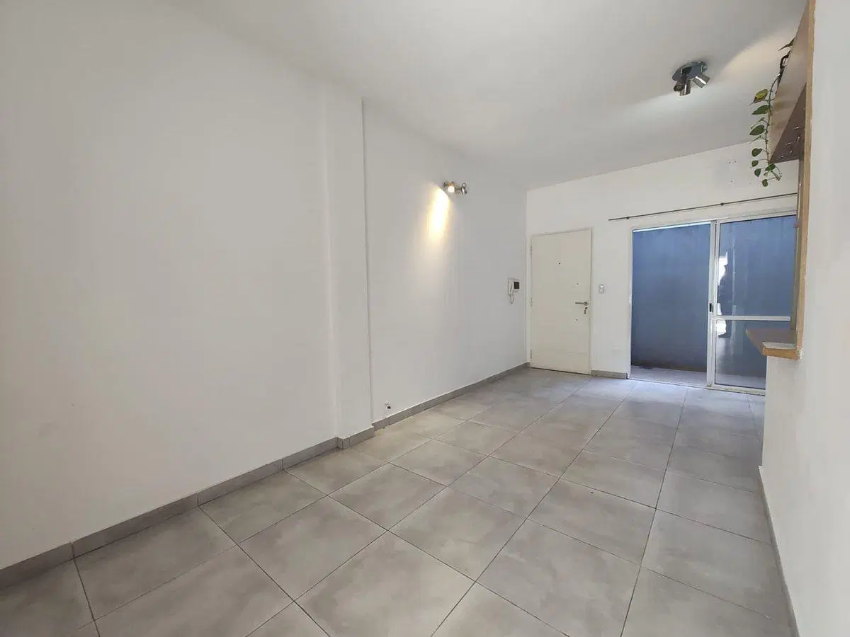 VENTA DEPARTAMENTO 2 AMBIENTES CASEROS CON PATIO 2