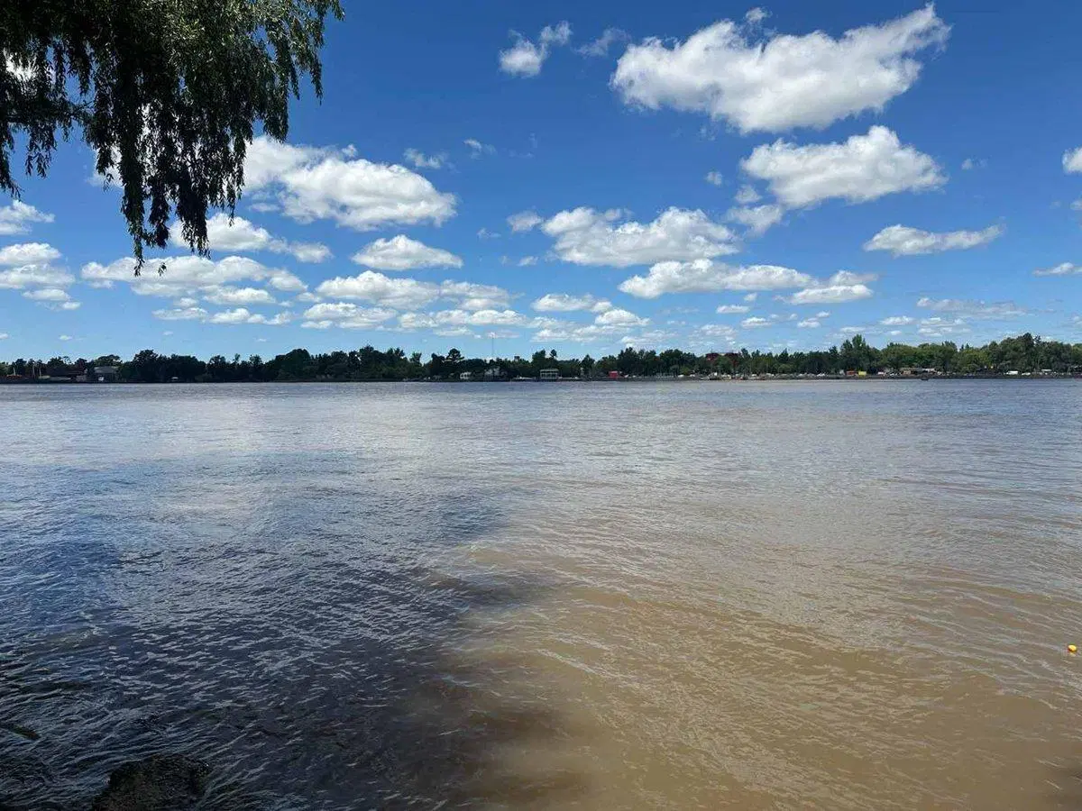 VENTA LOTE C/CASA PARANÁ DE LAS PALMAS FTE. PUERTO 2