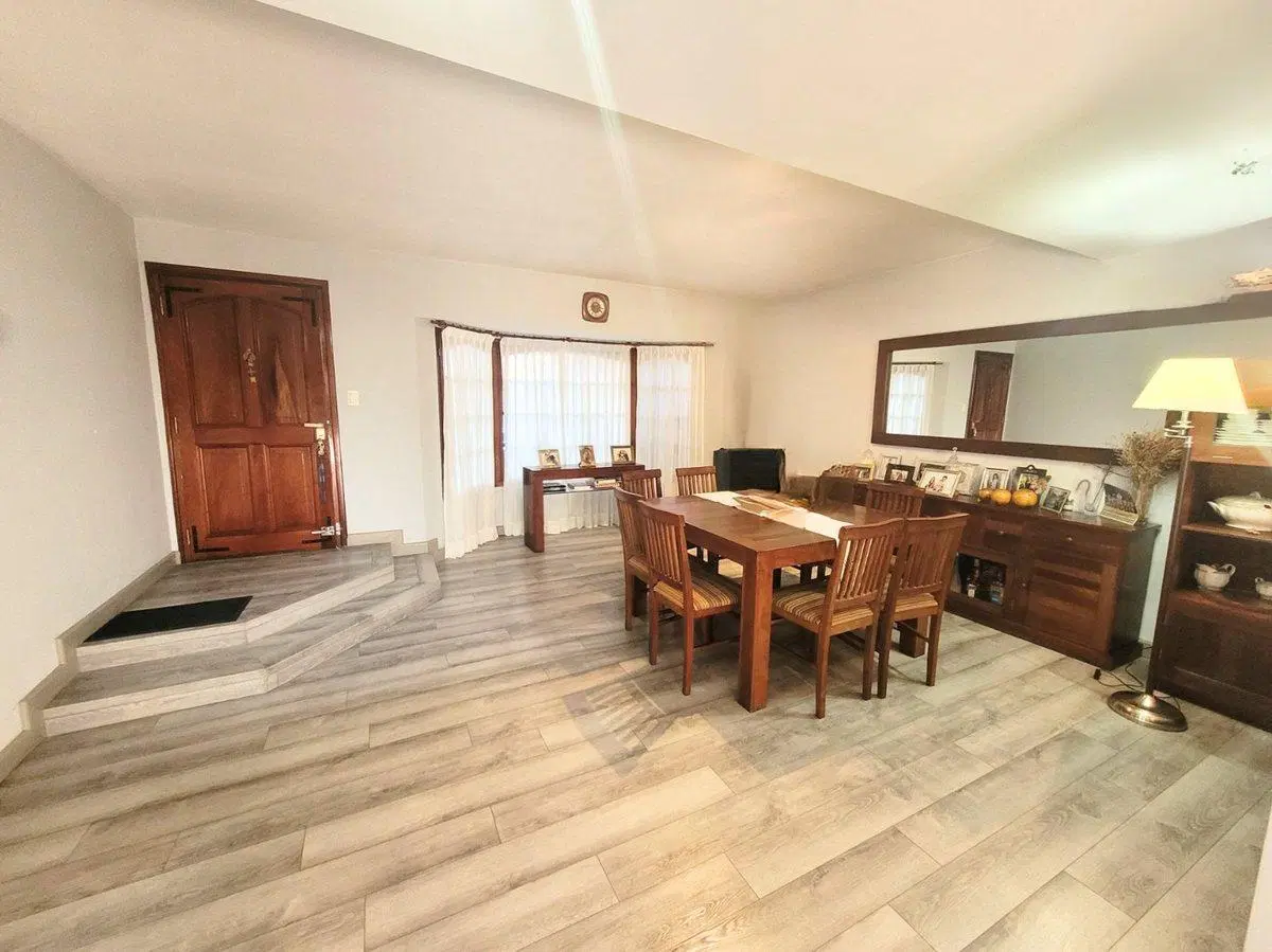 CASA EN VENTA DON TORCUATO - 5 AMB + QUINCHO 4 AMB 5