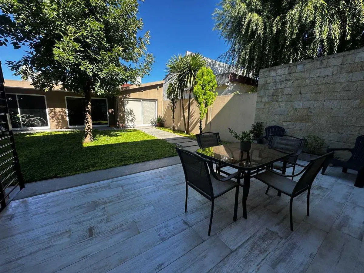 CASA EN VENTA 4 AMBIENTES PLAYROOM ESTRENAR 4