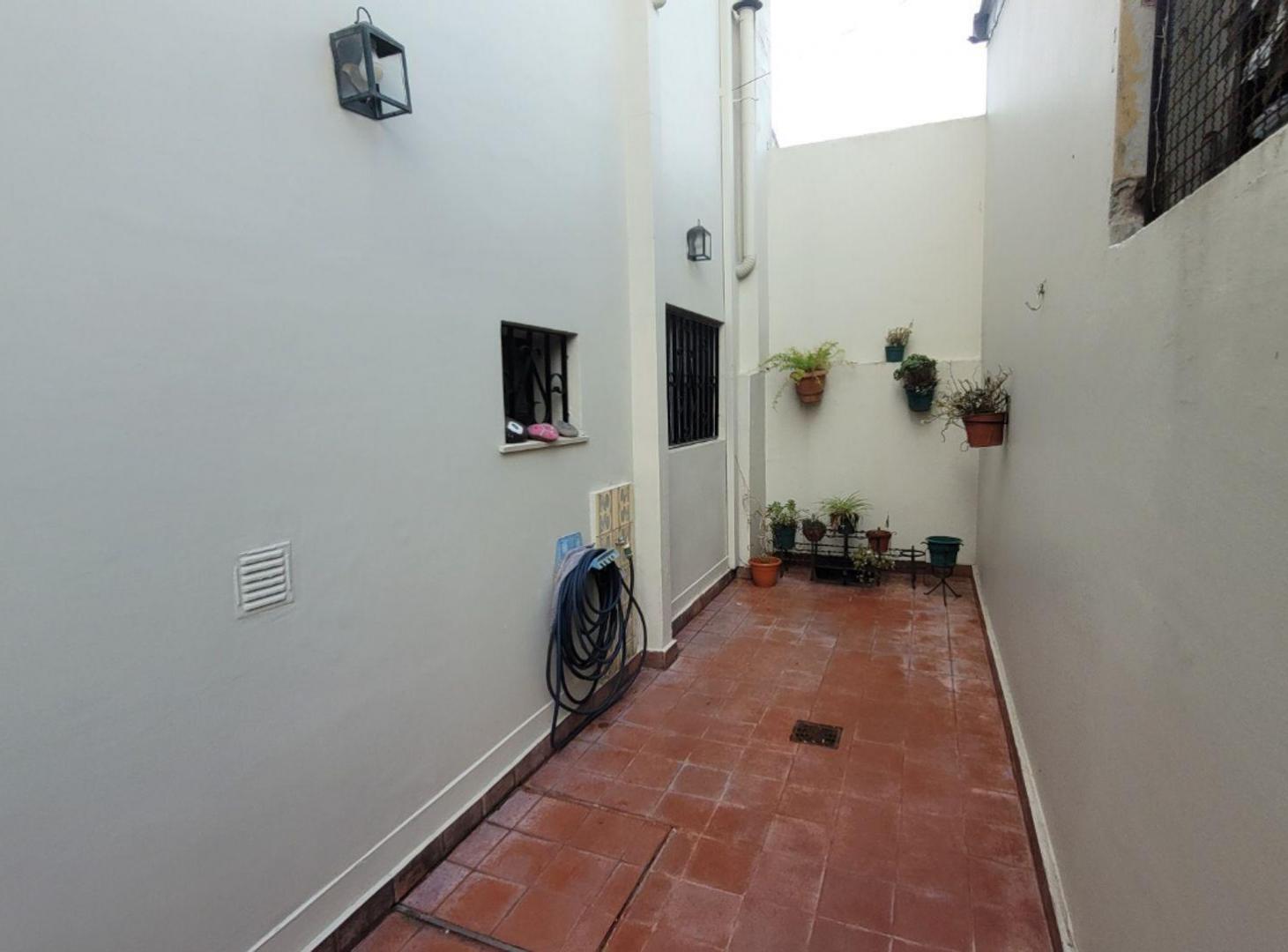 Foto de VENTA PH EN OLIVOS 4 AMB PATIO TERRAZA Y PARRILLA, imagen 3