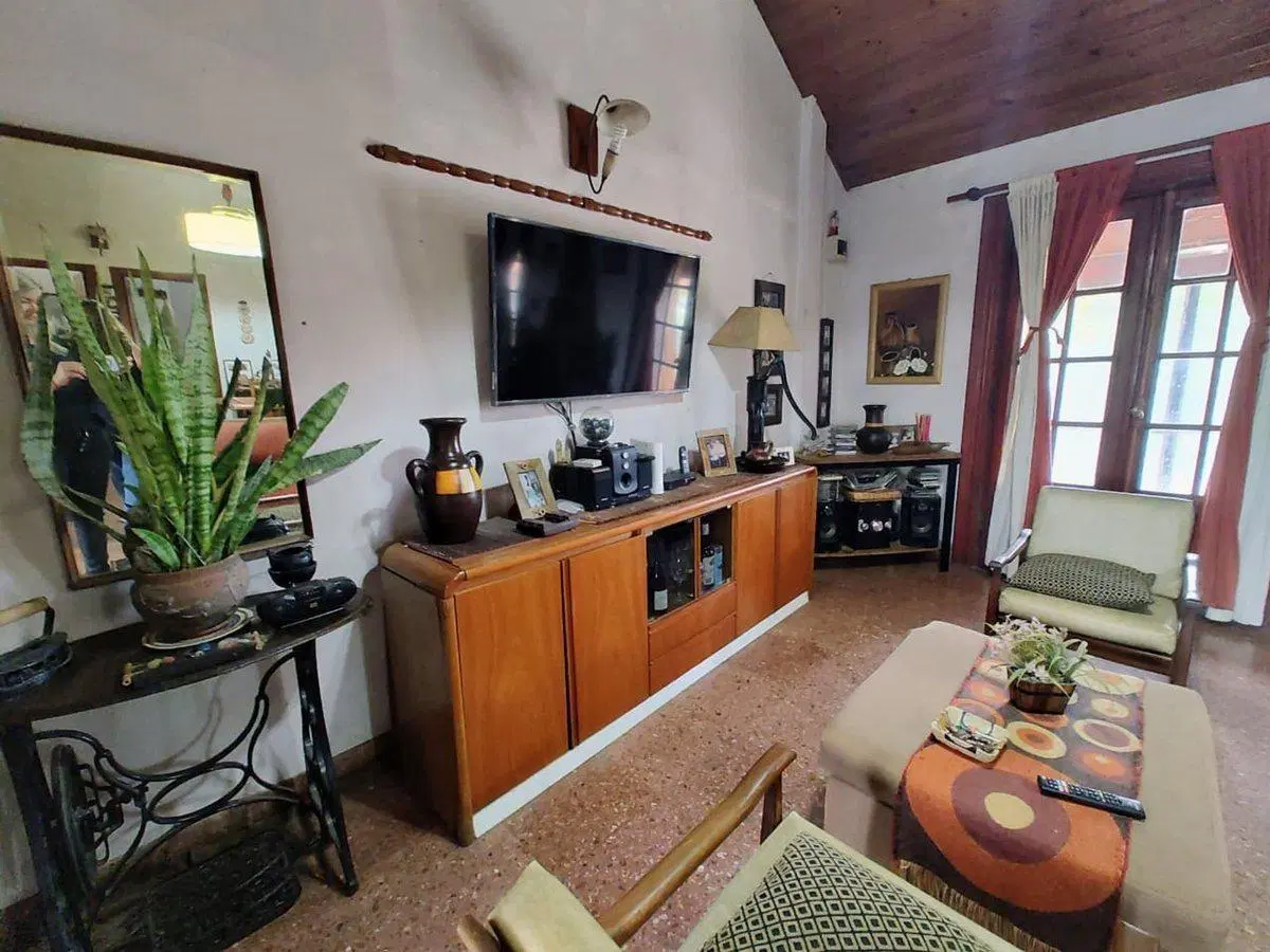 CASA VENTA 3 AMBIENTES CON JARDIN ADOLFO SORDEAUX 5