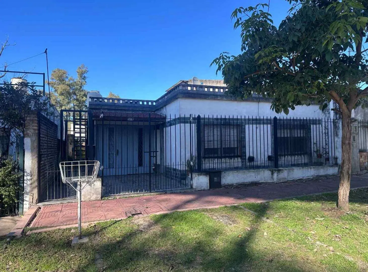 VENTA CASA 3 AMBIENTES C/COCHERA PABLO NOGUES 1