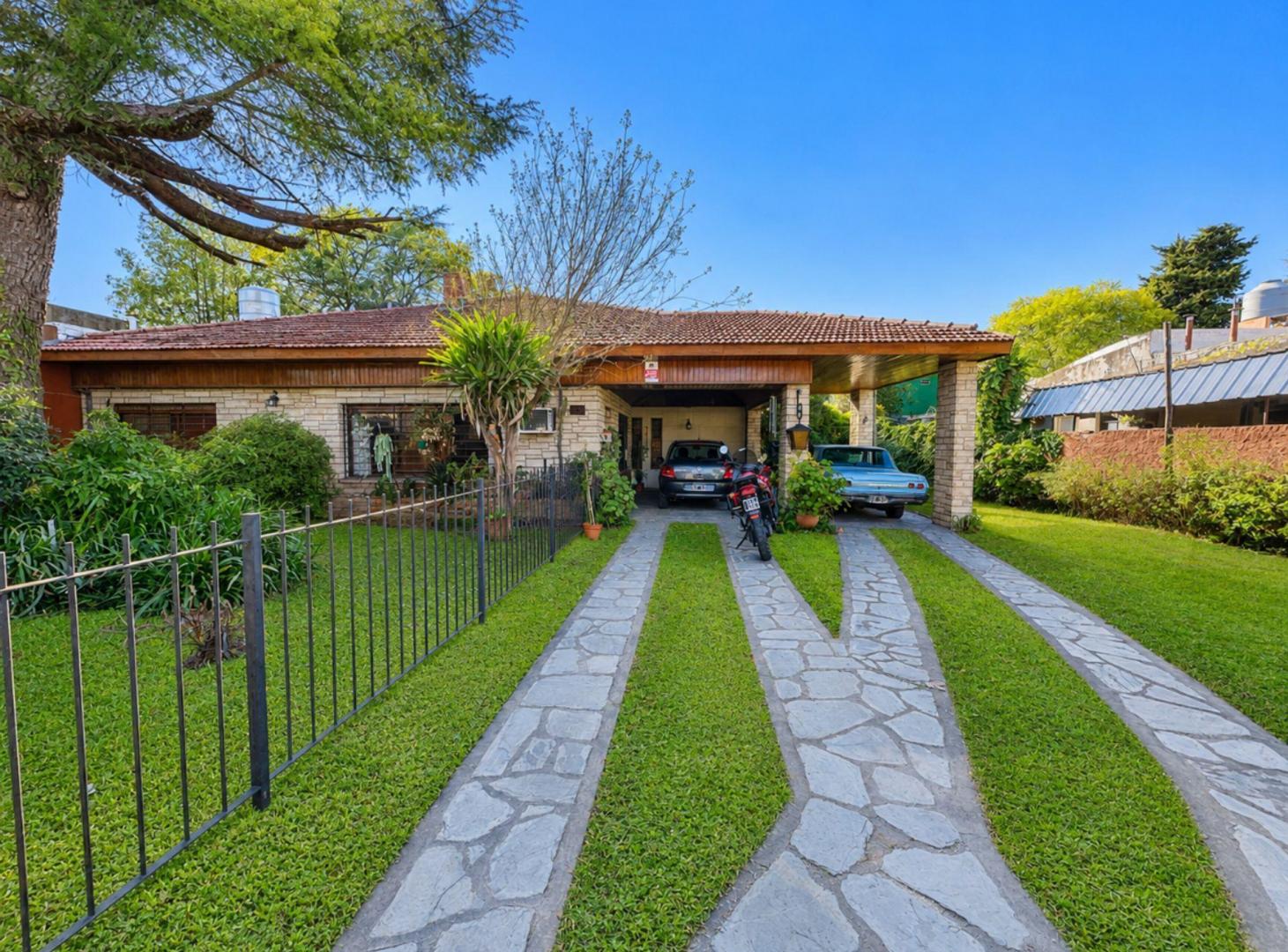 CASA VENTA 4 AMB DON TORCUATO PILETA PARRILLA