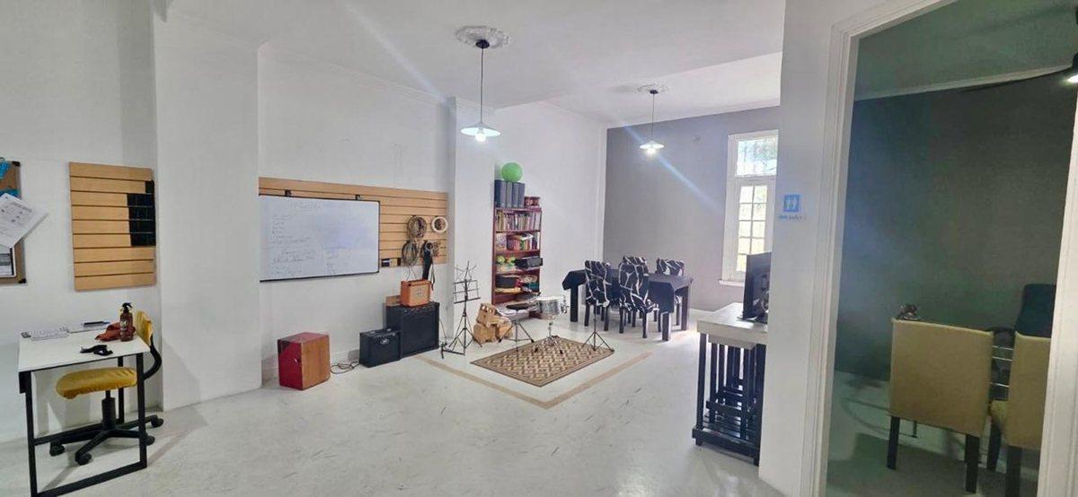 Foto de CASA VENTA CON LOCAL JARDIN Y COCHERA DON TORCUATO, imagen 3