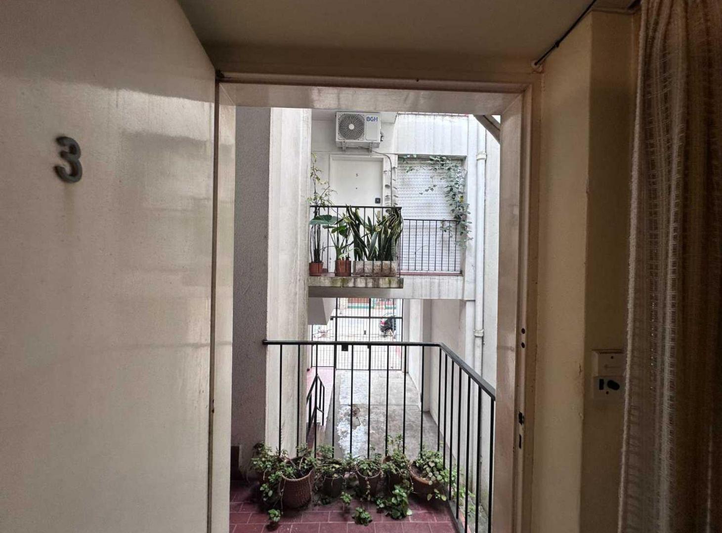 Foto de VENTA DEPTO 2 AMBIENTES VICENTE LOPEZ C/BALCÓN, imagen 1