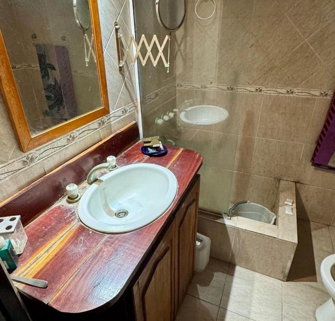Foto de VENTA CASA 8 AMBIENTES JARDIN Y PILETA TORCUATO, imagen 5