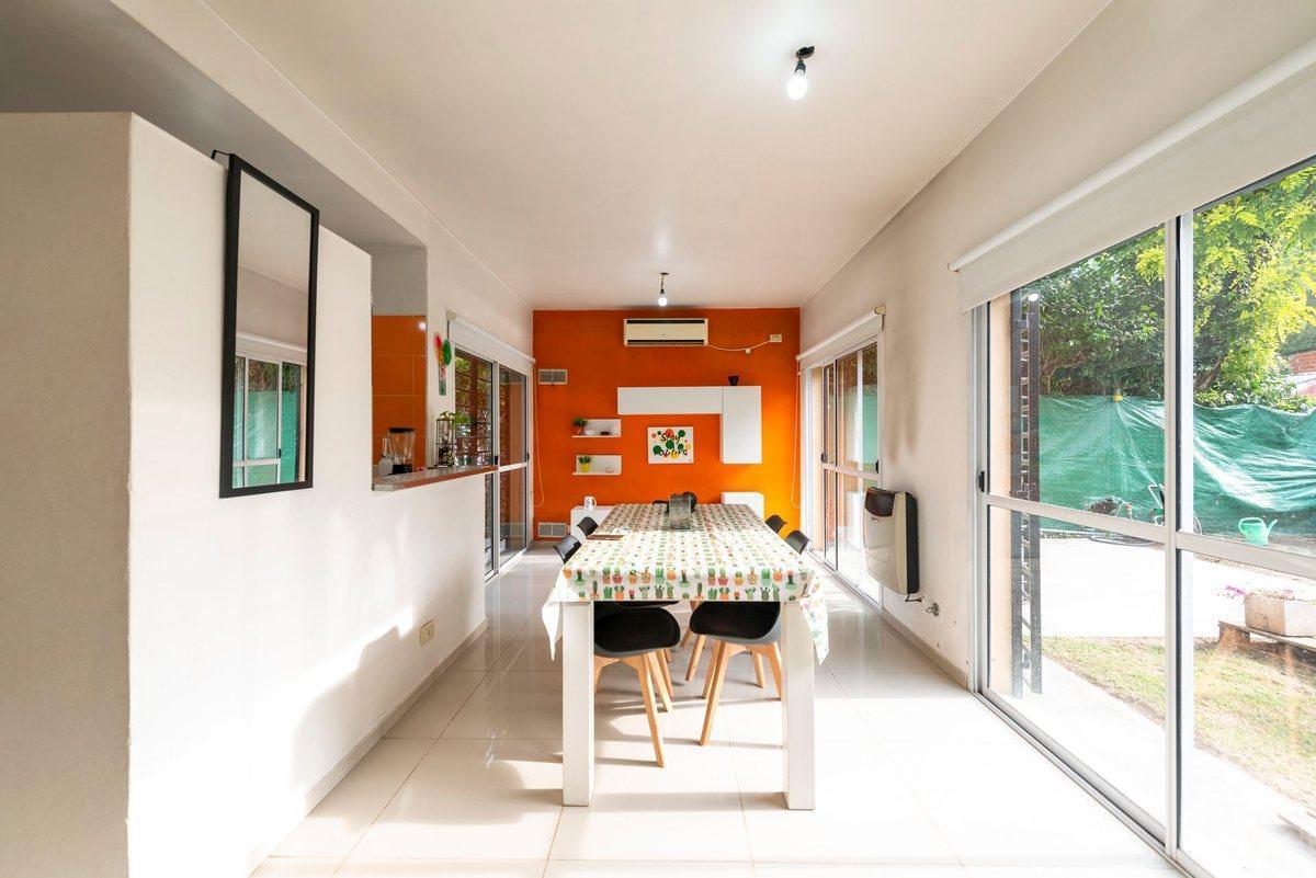 Foto de VENTA CASA 4 AMBIENTES C/PILETA EN TORTUGUITAS, imagen 2