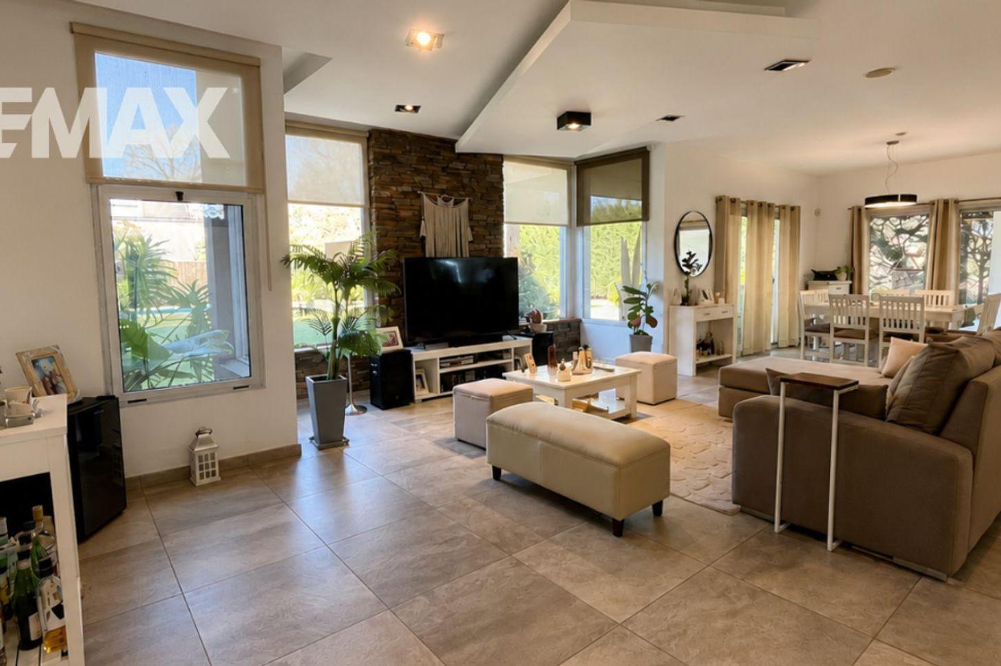 Foto de Casa en venta en Club de Campo Los Puentes – Luján, imagen 1