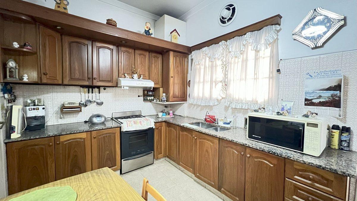 Foto de PH VENTA 5 AMBIENTES CON DOS LOCALES Y QUINCHO, imagen 3