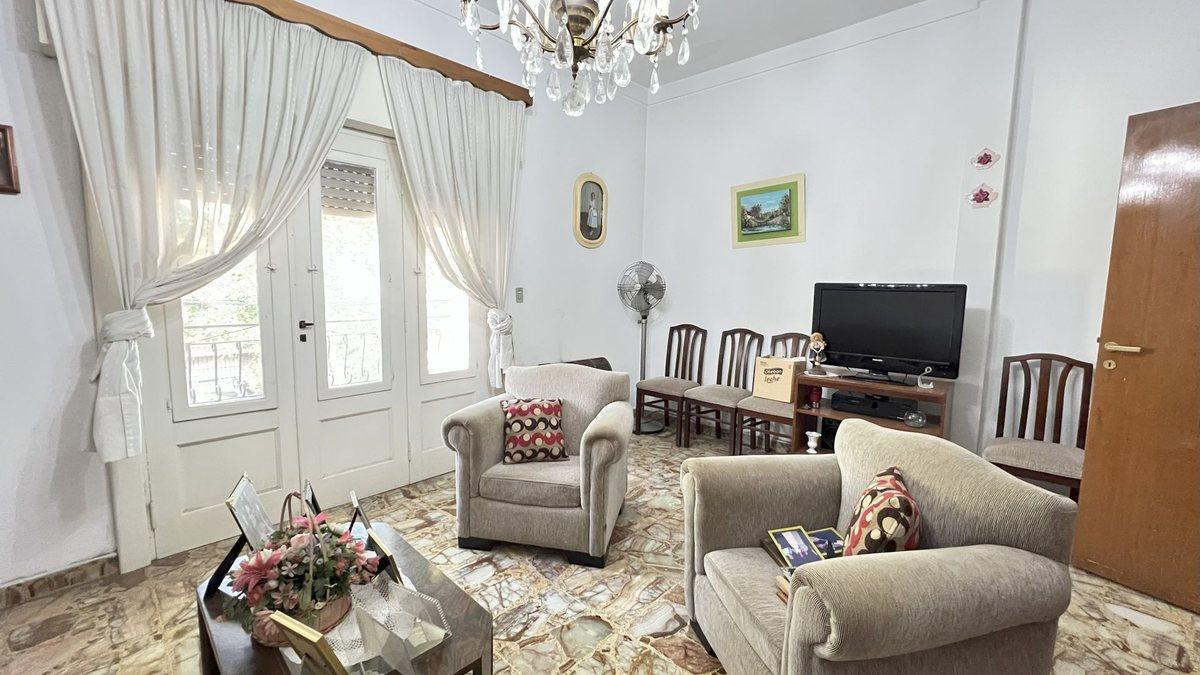 Foto de PH VENTA 5 AMBIENTES CON DOS LOCALES Y QUINCHO, imagen 5