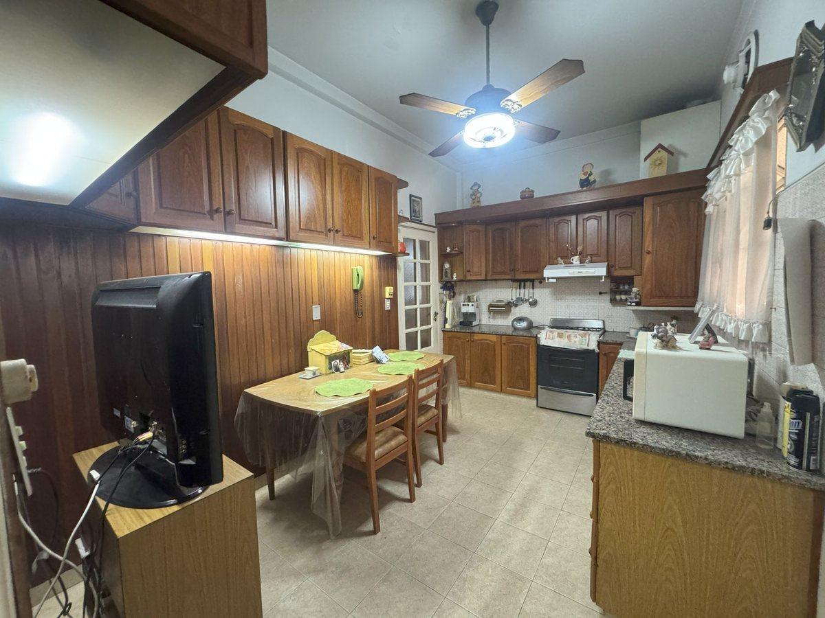 Foto de PH VENTA 5 AMBIENTES CON DOS LOCALES Y QUINCHO, imagen 4