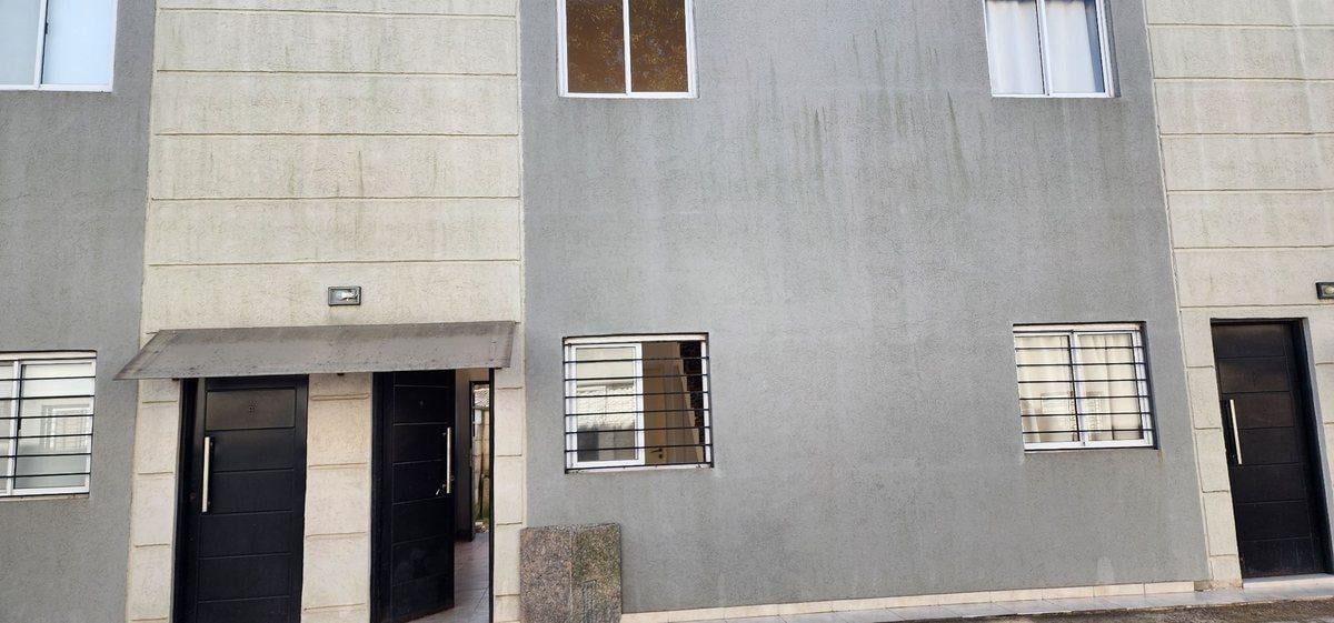 Foto de Venta depto. duplex 2 amb. patio villa de Mayo, imagen 3