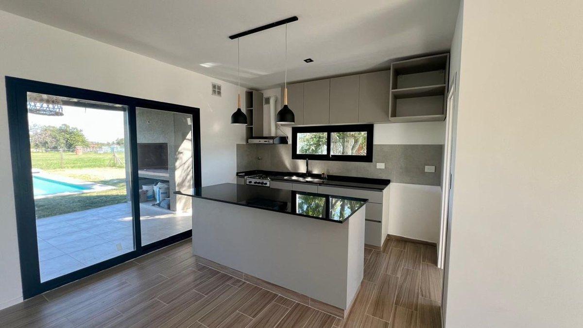 Foto de CASA 4 AMBIENTES A ESTRENAR SAN SEBASTIAN, imagen 2