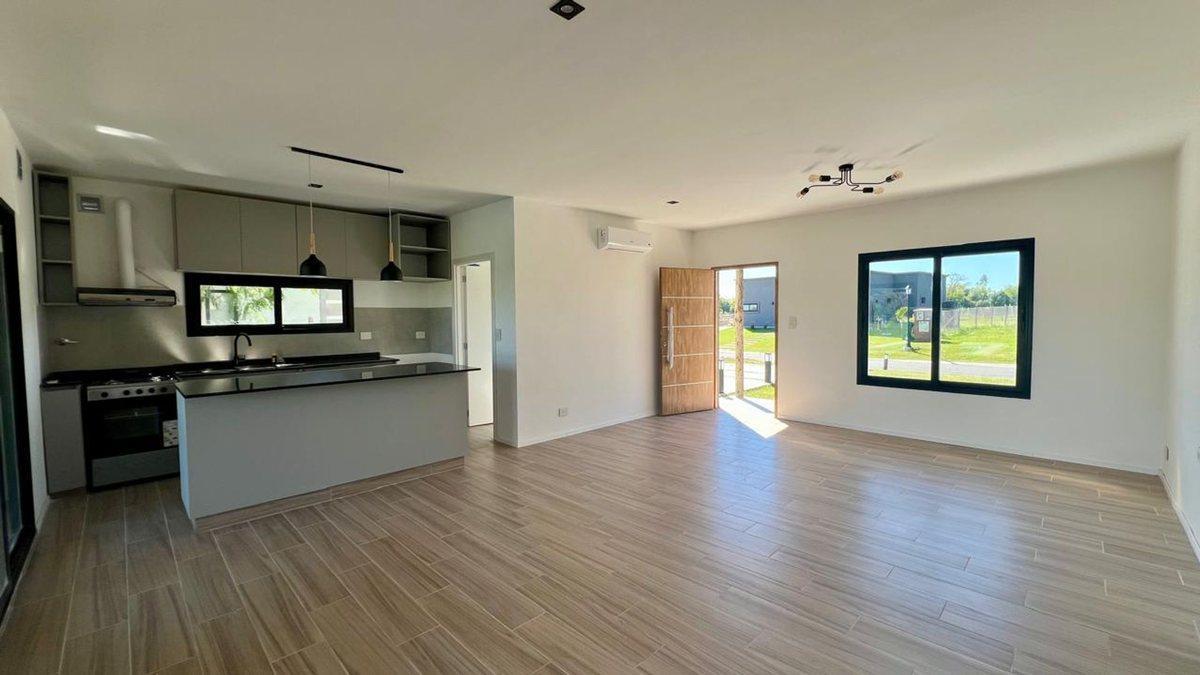 Foto de CASA 4 AMBIENTES A ESTRENAR SAN SEBASTIAN, imagen 5