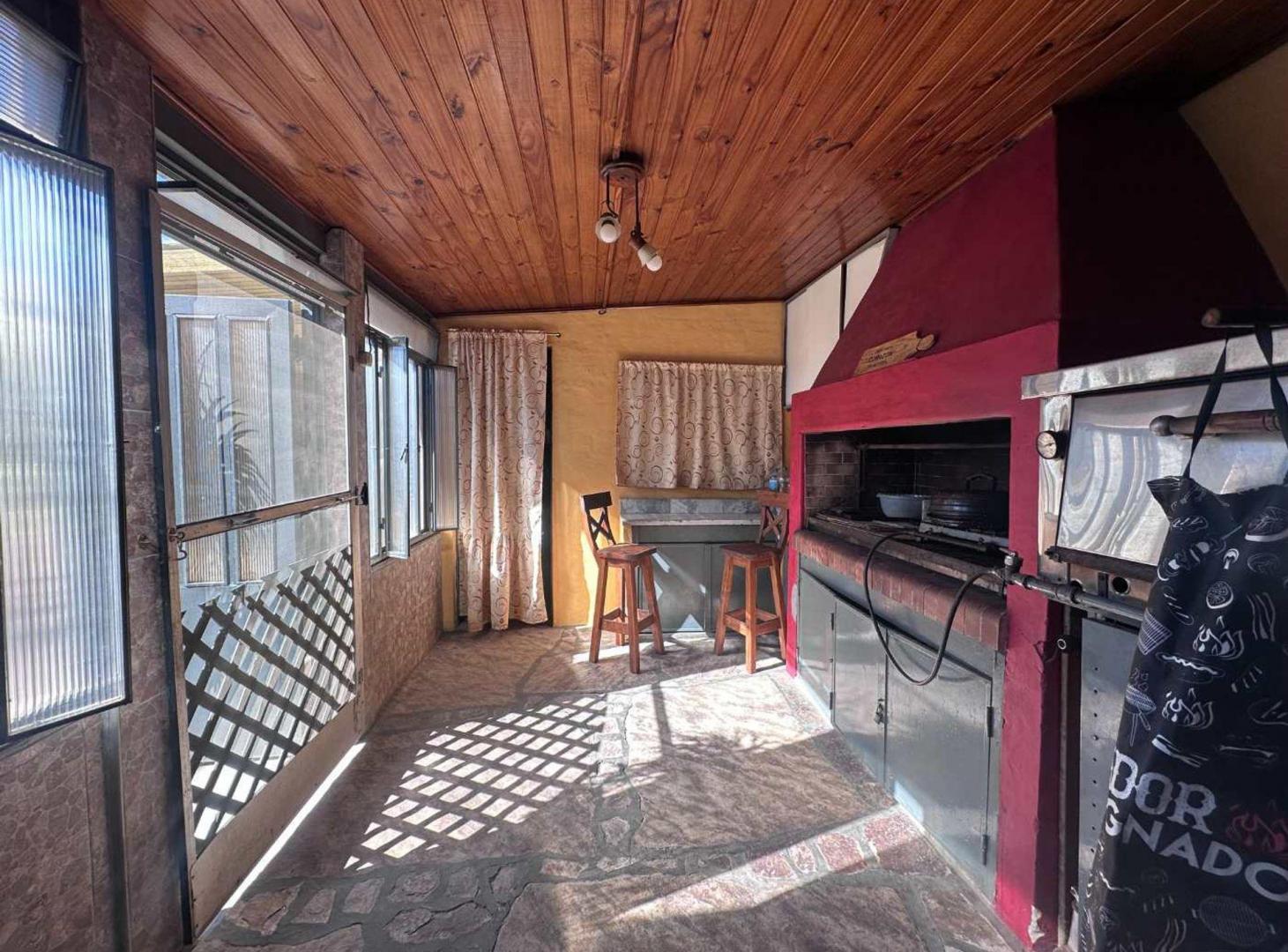 Foto de VENTA CASA 6 AMB -4 DORM-JOSÉ C.PAZ-COCHERA DOBLE, imagen 4