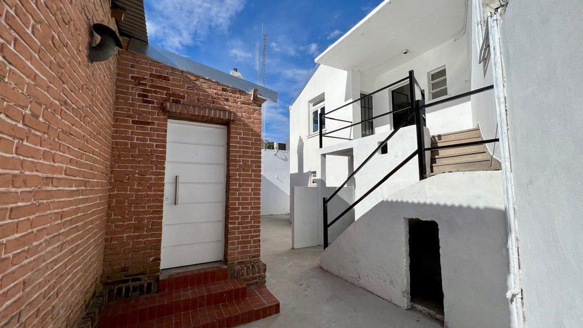 Foto de VENTA PH CASA 6 AMBIENTES ZONA ESTACION TORCUATO, imagen 1