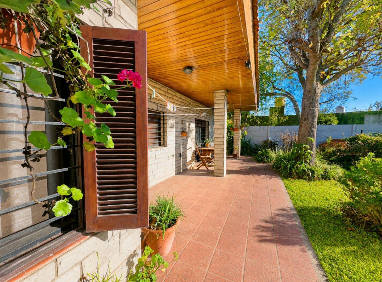Foto de CASA VENTA 4 AMB DON TORCUATO PILETA PARRILLA, imagen 1