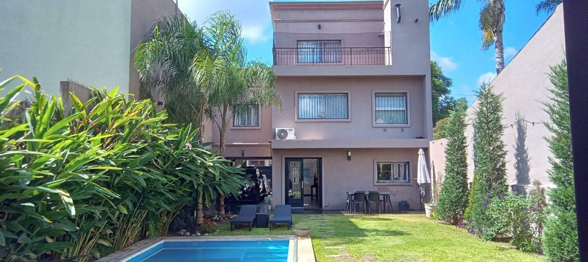 Foto de CASA EN VENTA 7 AMBIENTES + QUINCHO DON TORCUATO, imagen 4