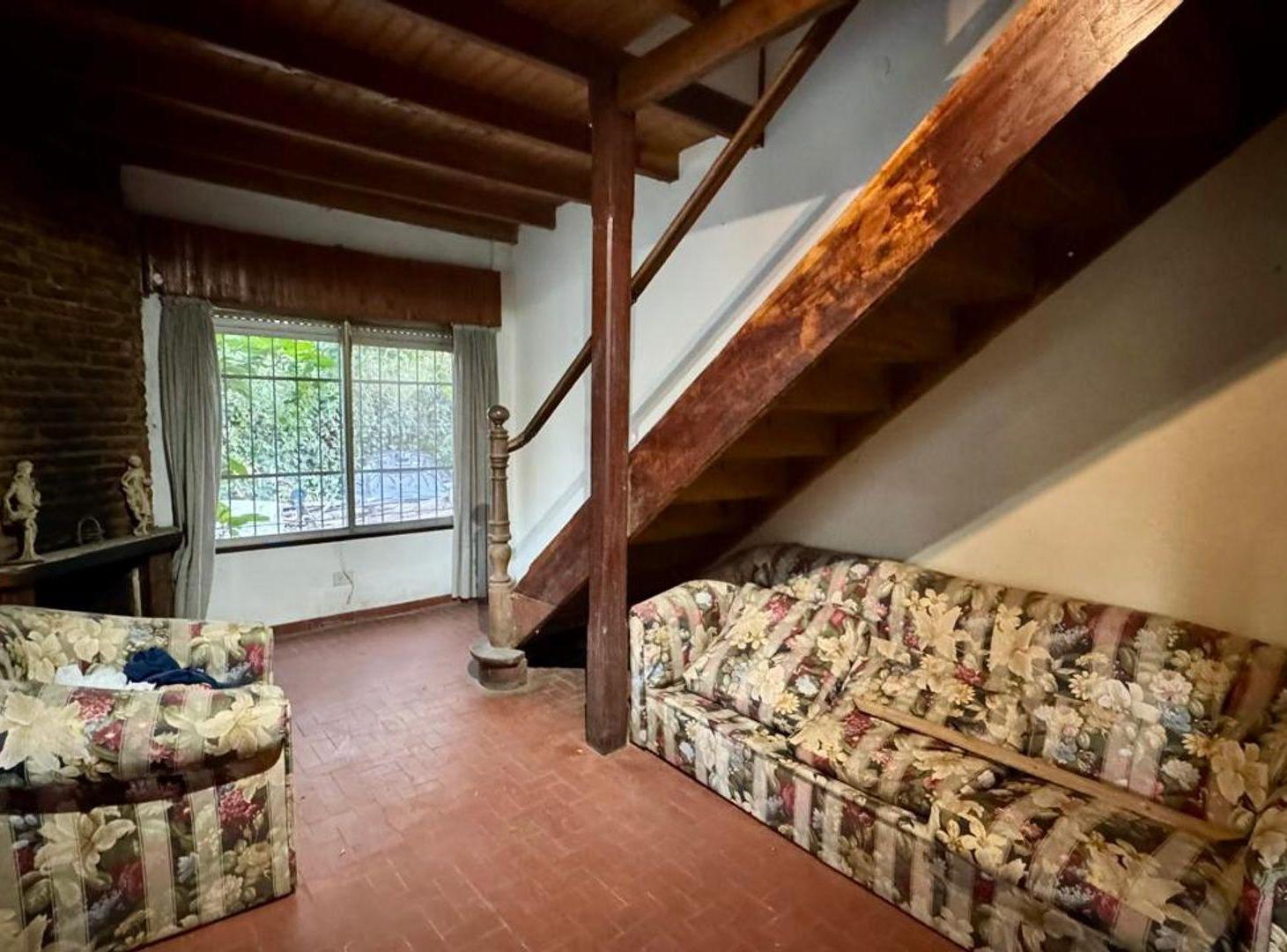 Foto de VENTA CASA 8 AMBIENTES JARDIN Y PILETA TORCUATO, imagen 2