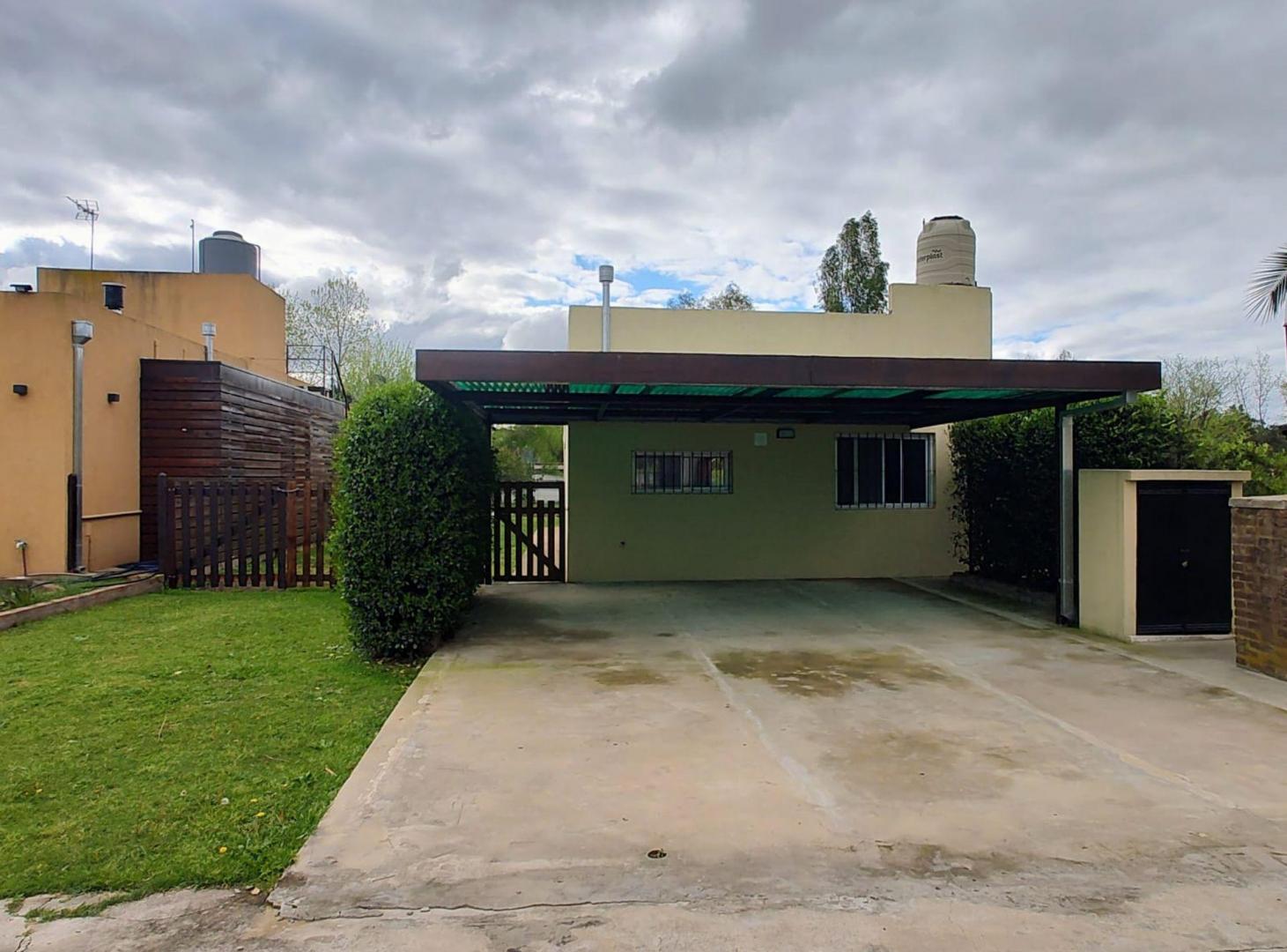 Foto de VENTA CASA 3 AMBIENTES CON PILETA LOMA VERDE, imagen 1