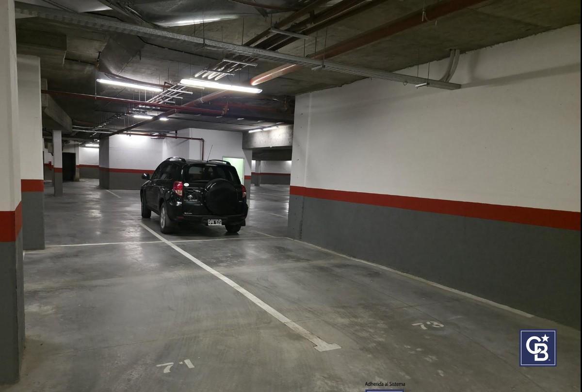 Foto de Ideal Inversión Venta de Cochera Cubierta en Centro Comercial Pueblo Caamaño, Pilar, imagen 2