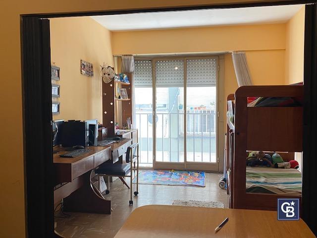 Foto de Venta de Departamento 4 ambientes con Renta en Caseros, imagen 1