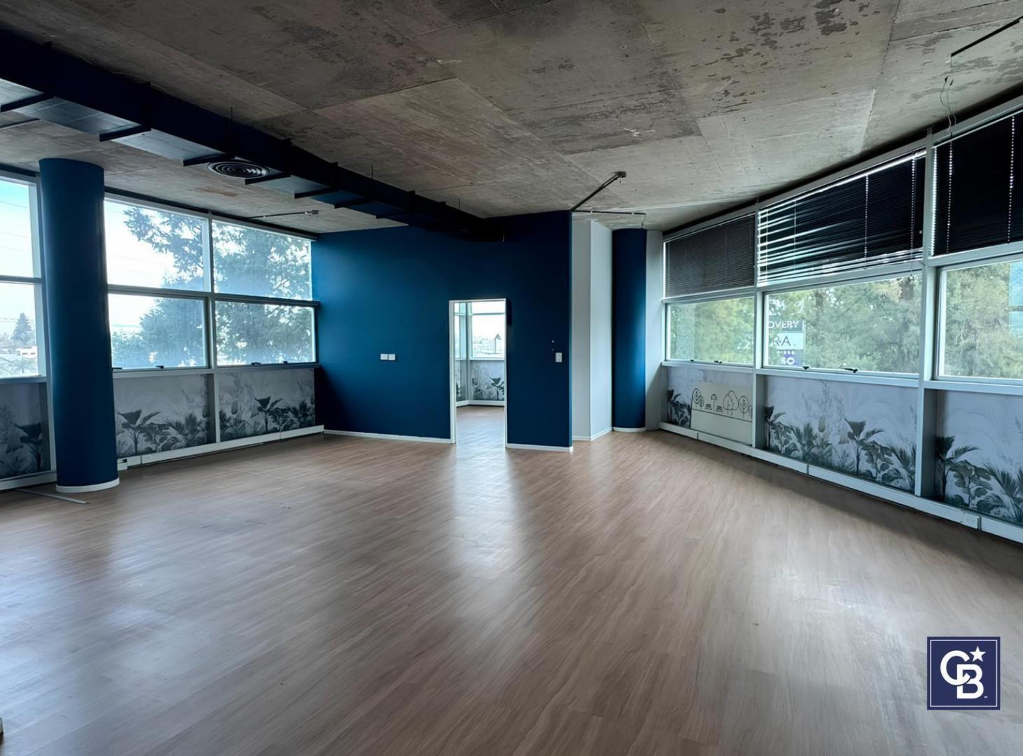 Foto de Alquiler de Oficina 105 m2 de 4 ambientes en Paseo Champagnat, Pilar, imagen 1