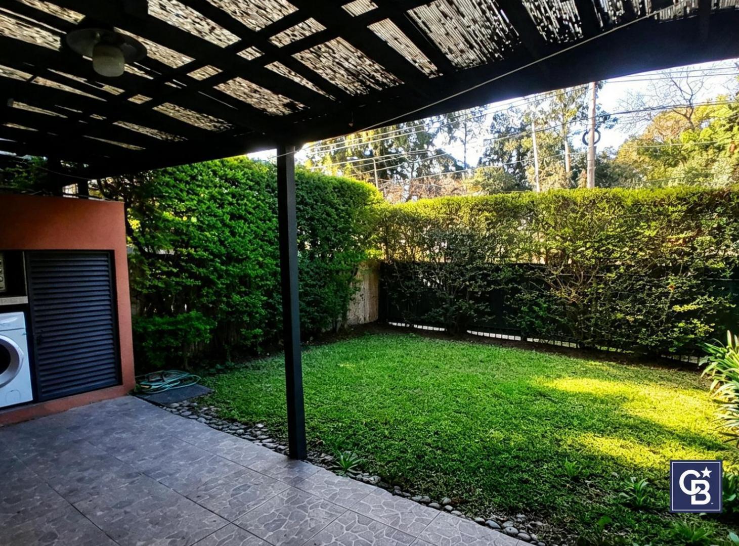 Foto de Venta de Departamento con renta 24 meses | Jardín propio, cochera y, imagen 2