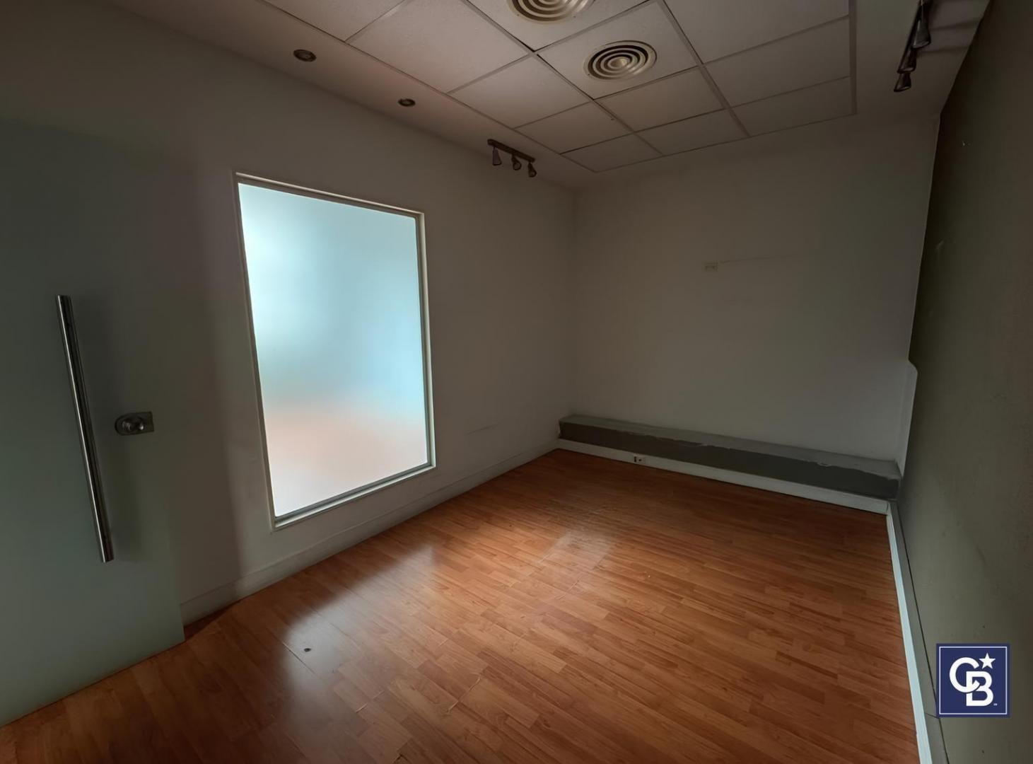 Foto de Oficina/Consultorio 46 m² en Paseo Champagnat, Pilar | 2 Despachos, imagen 2