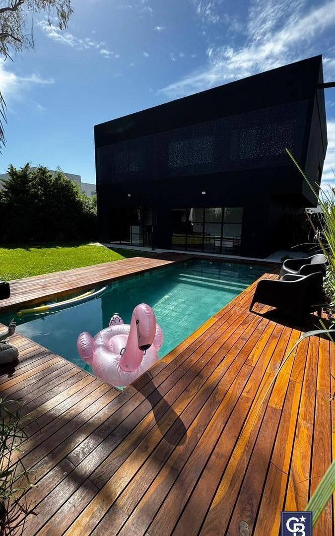 Foto de Casa soñada en venta en Lagoon Pilar, imagen 1