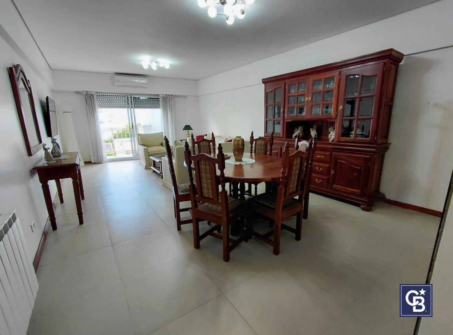 Foto de VENTA SEMIPISO 3 AMBIENTES CON DEPENDENCIA RECICLADO A NUEVO | RECOLETA, imagen 2