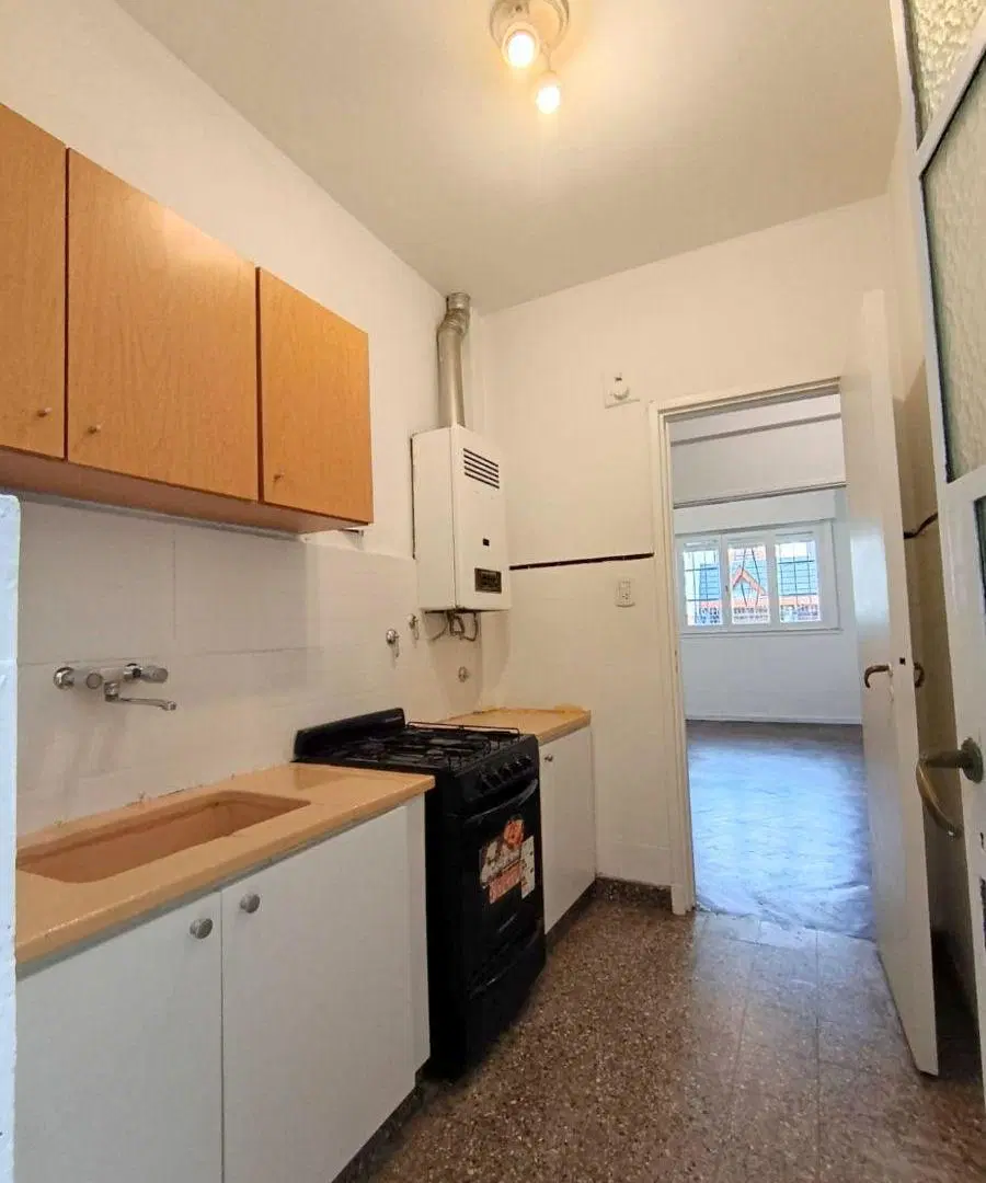 Excelente Propiedad En Villa Del Parque! Tres Amplios Ambientes Con Patio 8
