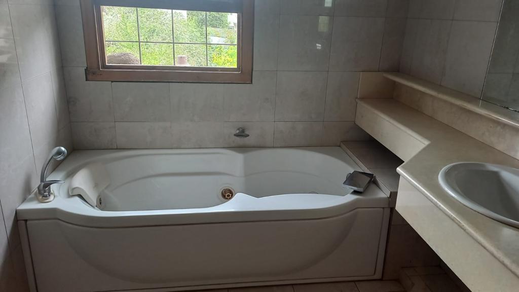 Foto de Casa venta City Bell 3 dormitorios entre caminos, imagen 5