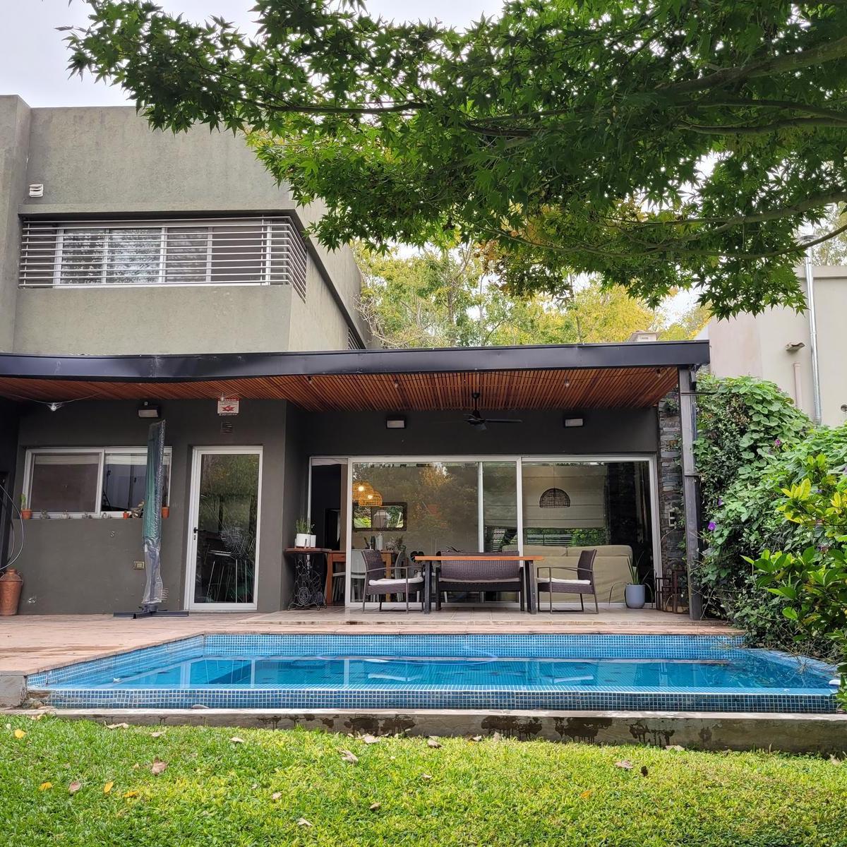 Casa en Venta en Villa Elisa 3 Dorm. Pileta Parque Moderna 5