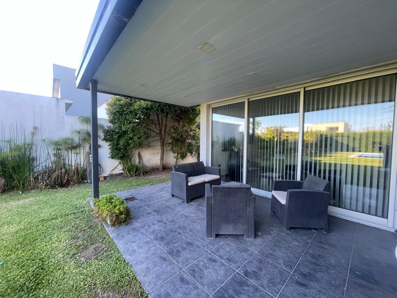 Foto de Casa en alquiler temporal Barrio El Quimilar City Bell jardin pileta, imagen 3