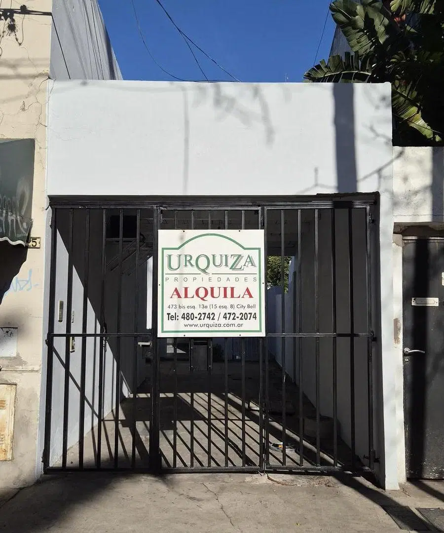 Casa alquiler planta baja 3 dormitorios cochera jardin parrilla la plata 1