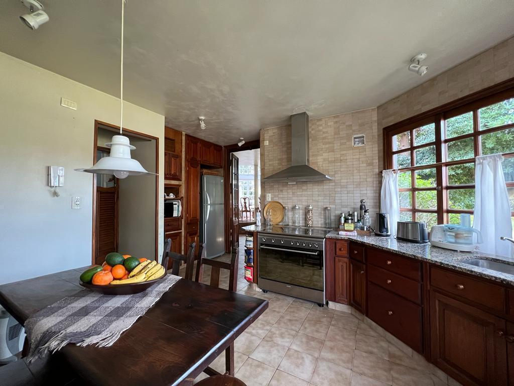 Foto de Casa Gonnet 4 dorm quincho pileta aire central, imagen 5