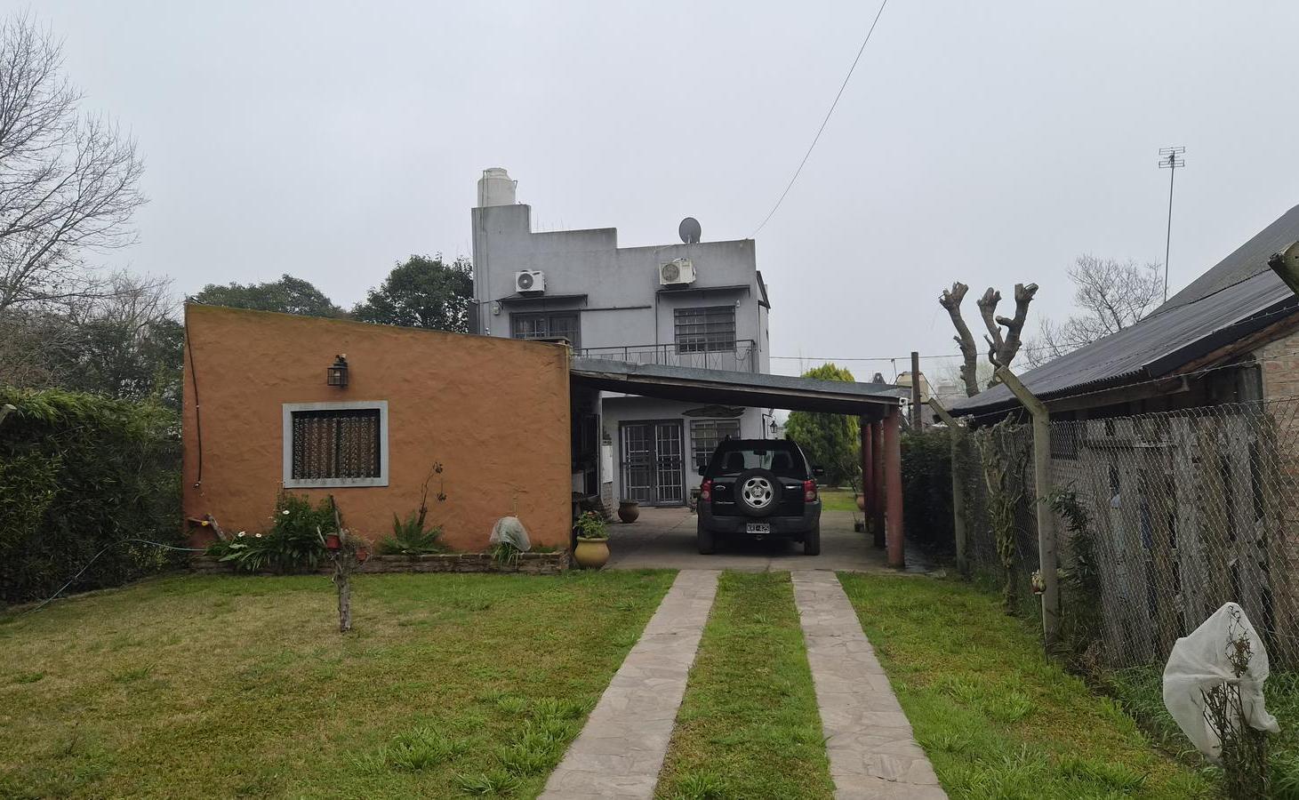 Foto de Casa en venta City Bell jardin quincho garage sobre 2 lotes, imagen 1