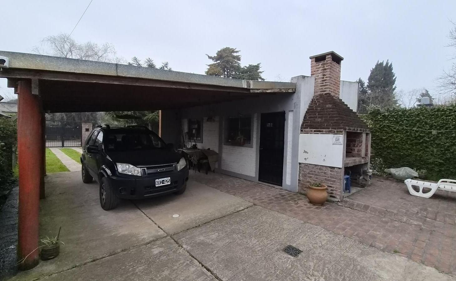 Foto de Casa en venta City Bell jardin quincho garage sobre 2 lotes, imagen 3
