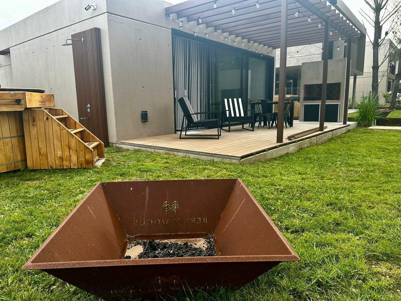 Foto de Casa 2 dormitorios con parque barrio cerrado Pinamar Norte, imagen 1