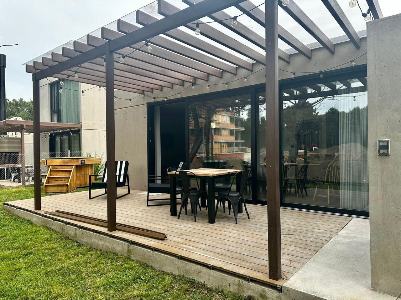 Foto de Casa 2 dormitorios con parque barrio cerrado Pinamar Norte, imagen 3