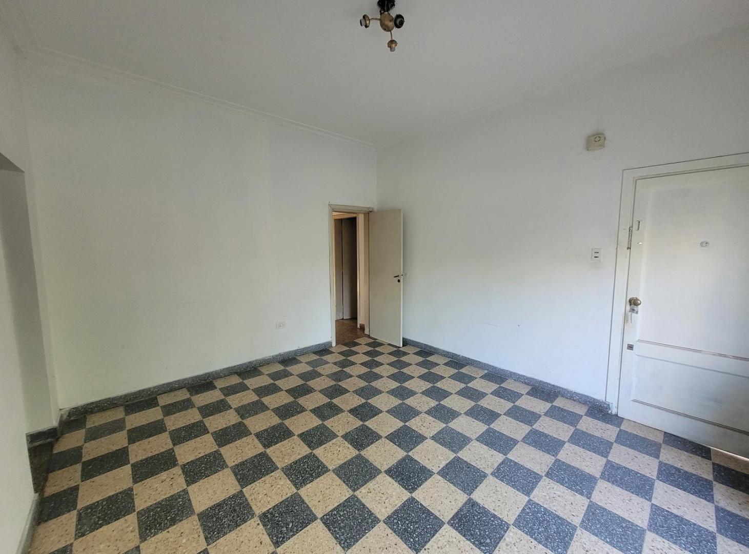 Foto de Casa en alquiler 2 dormitorios asfalto servicios sin fondo solo patio, imagen 5