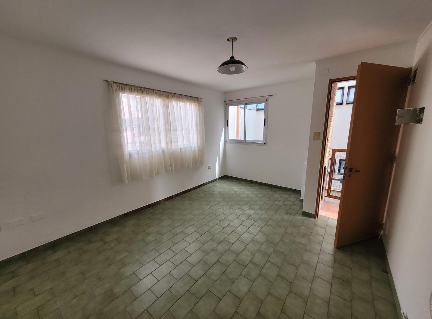 Foto de Departamento 1 dormitorio con balcon alquiler cocina separada bajas, imagen 1