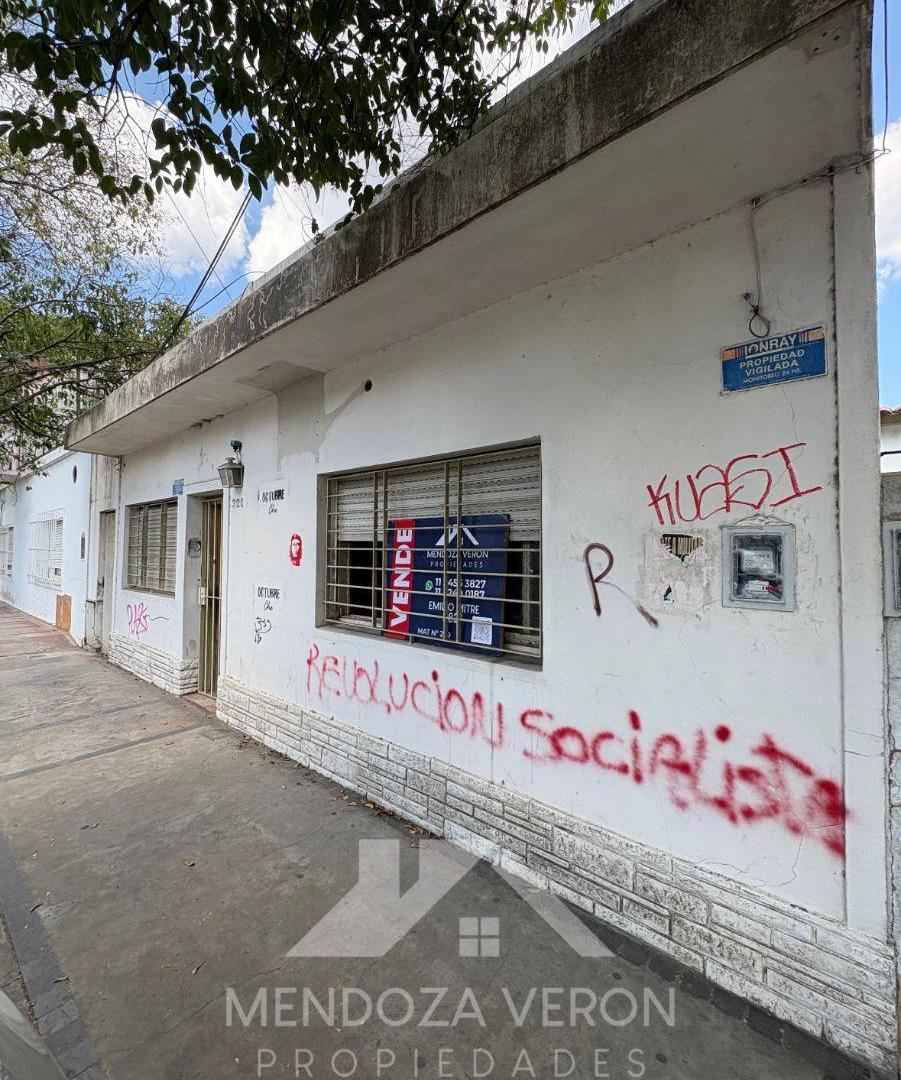 En venta casa 4 ambientes Moreno centro